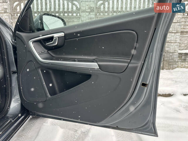 Серый Вольво B60, объемом двигателя 1.99 л и пробегом 241 тыс. км за 14400 $, фото 95 на Automoto.ua