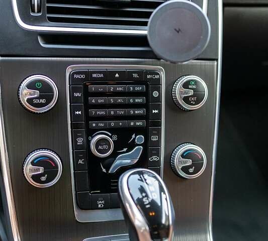 Серый Вольво B60, объемом двигателя 2.4 л и пробегом 296 тыс. км за 15300 $, фото 32 на Automoto.ua
