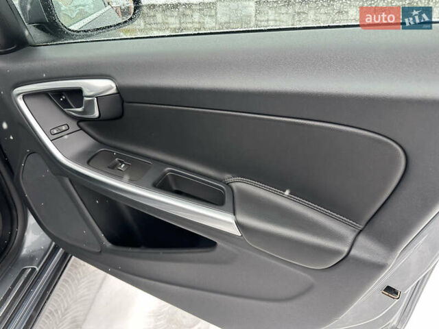 Серый Вольво B60, объемом двигателя 1.99 л и пробегом 241 тыс. км за 14400 $, фото 96 на Automoto.ua