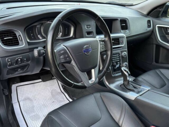 Вольво B60 2016 у Житомирі на Automoto.ua Сірий Вольво B60, об'ємом двигуна 2.5 л та пробігом 72 тис. км за 11999 $, фото 8 на Automoto.ua