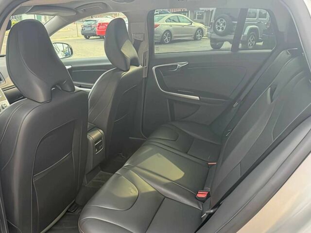 Серый Вольво B60, объемом двигателя 2 л и пробегом 68 тыс. км за 8600 $, фото 11 на Automoto.ua