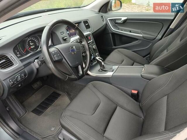 Серый Вольво B60, объемом двигателя 1.97 л и пробегом 214 тыс. км за 13700 $, фото 36 на Automoto.ua