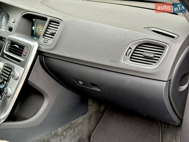 Серый Вольво B60, объемом двигателя 1.97 л и пробегом 142 тыс. км за 15990 $, фото 34 на Automoto.ua