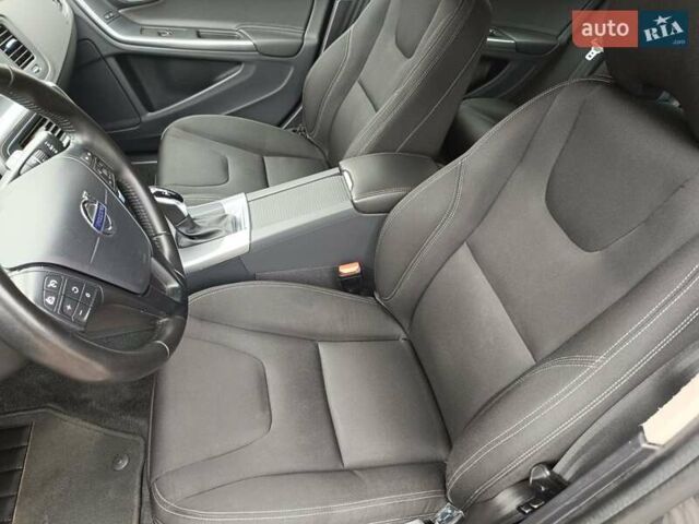 Серый Вольво B60, объемом двигателя 1.97 л и пробегом 214 тыс. км за 13700 $, фото 44 на Automoto.ua