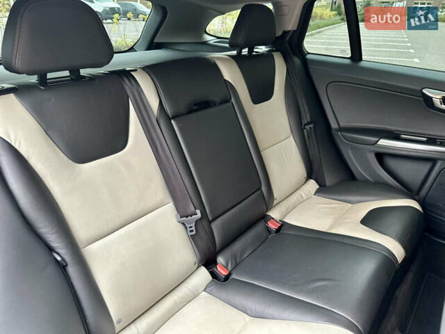 Серый Вольво B60, объемом двигателя 1.97 л и пробегом 142 тыс. км за 15990 $, фото 40 на Automoto.ua