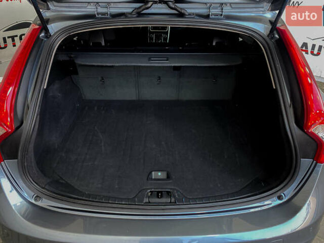 Серый Вольво B60, объемом двигателя 0 л и пробегом 207 тыс. км за 16950 $, фото 4 на Automoto.ua