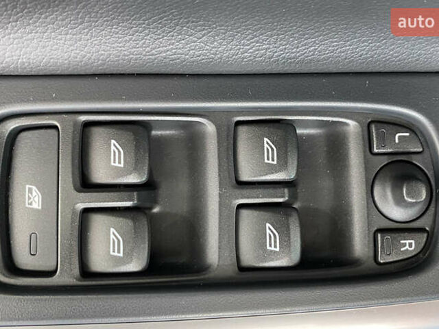 Сірий Вольво B60, об'ємом двигуна 0 л та пробігом 207 тис. км за 16950 $, фото 13 на Automoto.ua