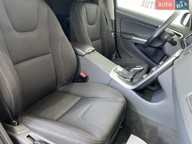 Сірий Вольво B60, об'ємом двигуна 0 л та пробігом 207 тис. км за 16950 $, фото 16 на Automoto.ua