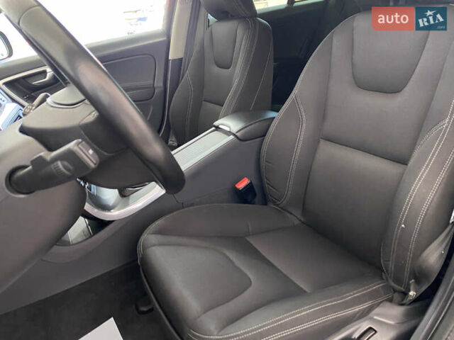 Серый Вольво B60, объемом двигателя 0 л и пробегом 207 тыс. км за 16950 $, фото 6 на Automoto.ua