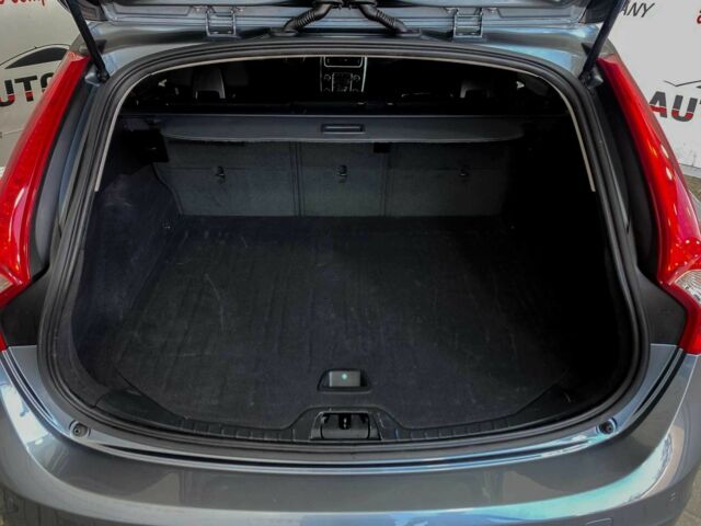 Серый Вольво B60, объемом двигателя 2 л и пробегом 207 тыс. км за 16950 $, фото 4 на Automoto.ua