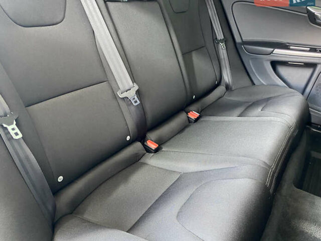 Сірий Вольво B60, об'ємом двигуна 0 л та пробігом 207 тис. км за 16950 $, фото 17 на Automoto.ua