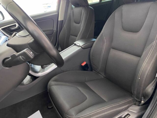 Серый Вольво B60, объемом двигателя 2 л и пробегом 207 тыс. км за 16950 $, фото 6 на Automoto.ua