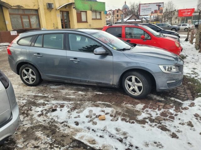 Серый Вольво B60, объемом двигателя 2 л и пробегом 135 тыс. км за 14153 $, фото 2 на Automoto.ua