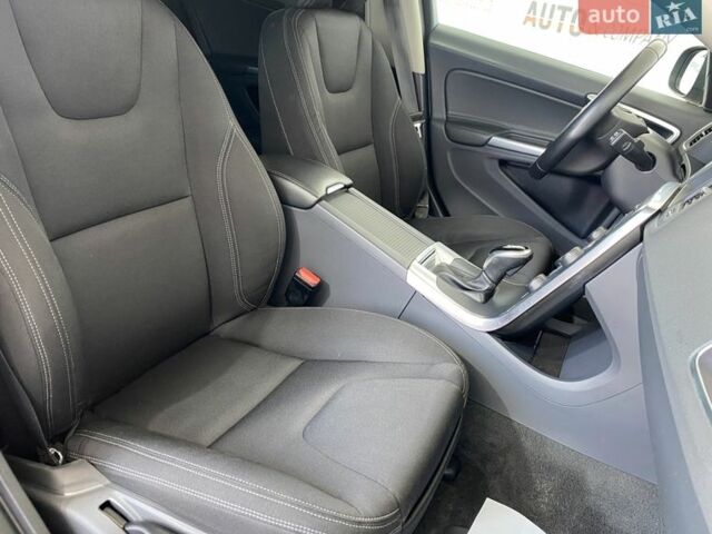 Сірий Вольво B60, об'ємом двигуна 0 л та пробігом 207 тис. км за 16950 $, фото 8 на Automoto.ua