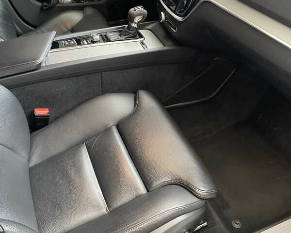 Сірий Вольво B60, об'ємом двигуна 2 л та пробігом 218 тис. км за 22900 $, фото 10 на Automoto.ua