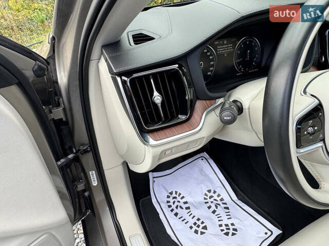 Серый Вольво B60, объемом двигателя 1.97 л и пробегом 69 тыс. км за 20999 $, фото 59 на Automoto.ua