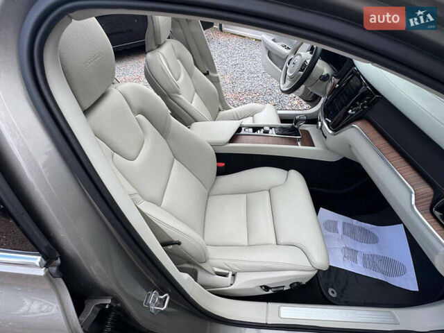 Серый Вольво B60, объемом двигателя 1.97 л и пробегом 69 тыс. км за 20999 $, фото 74 на Automoto.ua