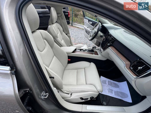 Серый Вольво B60, объемом двигателя 1.97 л и пробегом 69 тыс. км за 20999 $, фото 71 на Automoto.ua