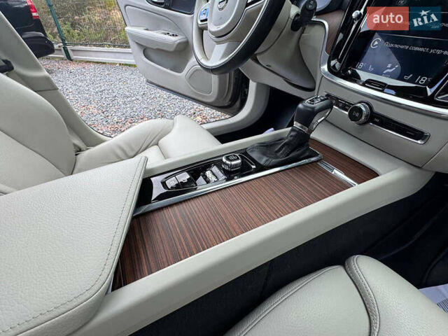 Вольво B60 2020 в Дрогобыче на Automoto.ua Серый Вольво B60, объемом двигателя 1.97 л и пробегом 69 тыс. км за 21500 $, фото 75 на Automoto.ua
