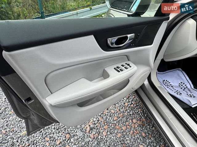 Серый Вольво B60, объемом двигателя 1.97 л и пробегом 69 тыс. км за 20999 $, фото 52 на Automoto.ua