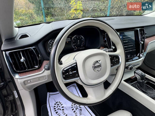 Вольво B60 2020 в Дрогобыче на Automoto.ua Серый Вольво B60, объемом двигателя 1.97 л и пробегом 69 тыс. км за 21500 $, фото 50 на Automoto.ua