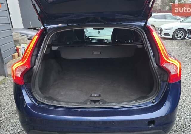 Синій Вольво B60, об'ємом двигуна 1.56 л та пробігом 237 тис. км за 7900 $, фото 8 на Automoto.ua