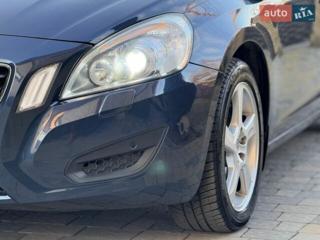 Синій Вольво B60, об'ємом двигуна 1.98 л та пробігом 287 тис. км за 10900 $, фото 18 на Automoto.ua