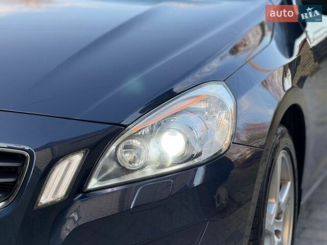 Синій Вольво B60, об'ємом двигуна 1.98 л та пробігом 287 тис. км за 10900 $, фото 17 на Automoto.ua