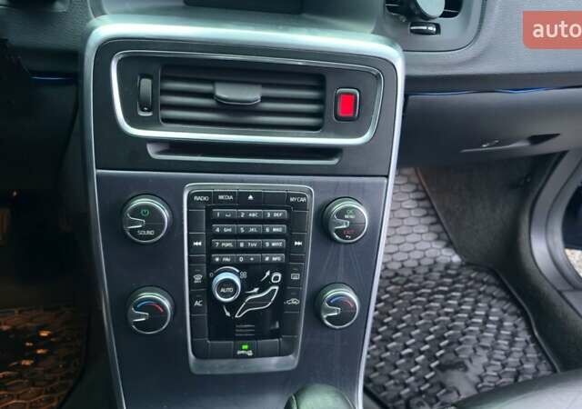 Синій Вольво B60, об'ємом двигуна 1.56 л та пробігом 237 тис. км за 7900 $, фото 15 на Automoto.ua