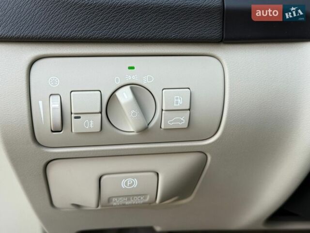 Синій Вольво B60, об'ємом двигуна 1.98 л та пробігом 287 тис. км за 10900 $, фото 58 на Automoto.ua