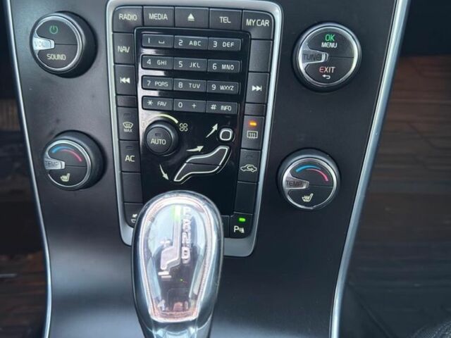 Синий Вольво B60, объемом двигателя 2 л и пробегом 237 тыс. км за 12899 $, фото 16 на Automoto.ua