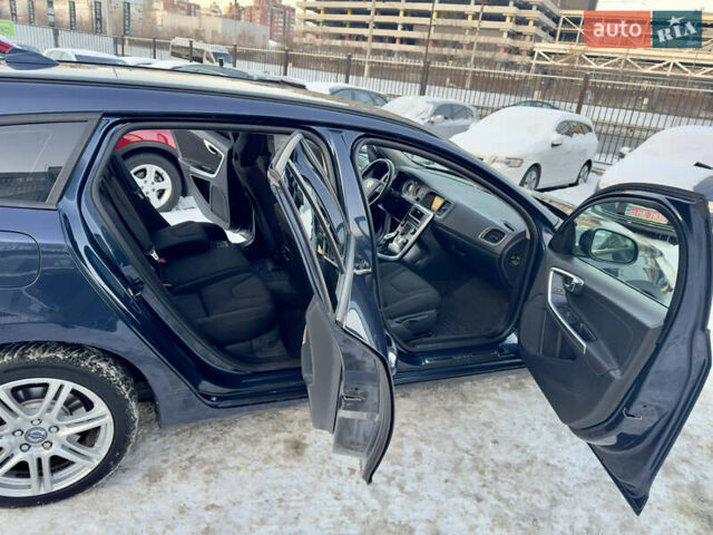 Синій Вольво B60, об'ємом двигуна 2 л та пробігом 237 тис. км за 12999 $, фото 19 на Automoto.ua