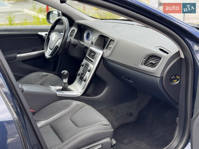 Синій Вольво B60, об'ємом двигуна 1.56 л та пробігом 215 тис. км за 11300 $, фото 10 на Automoto.ua