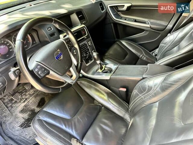 Синий Вольво B60, объемом двигателя 1.56 л и пробегом 242 тыс. км за 9200 $, фото 6 на Automoto.ua