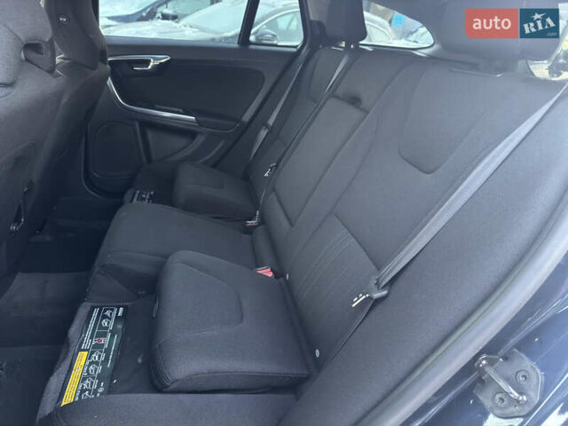 Синій Вольво B60, об'ємом двигуна 2 л та пробігом 237 тис. км за 12999 $, фото 32 на Automoto.ua