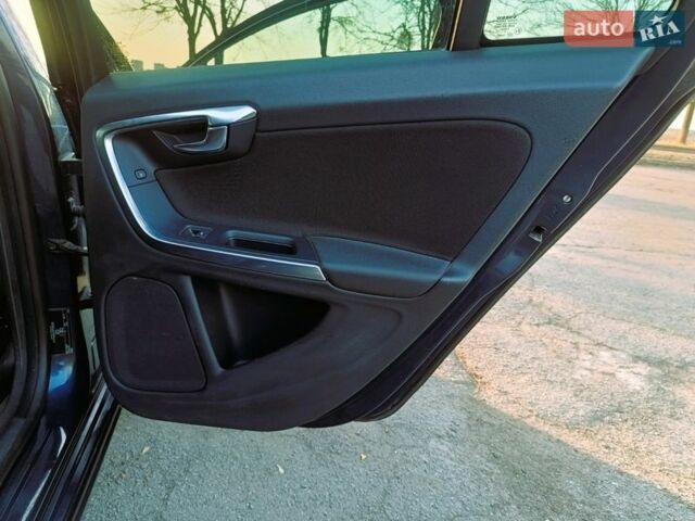 Синій Вольво B60, об'ємом двигуна 1.56 л та пробігом 235 тис. км за 9700 $, фото 12 на Automoto.ua