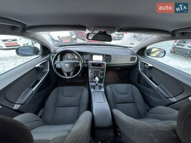 Синій Вольво B60, об'ємом двигуна 2 л та пробігом 237 тис. км за 12999 $, фото 38 на Automoto.ua