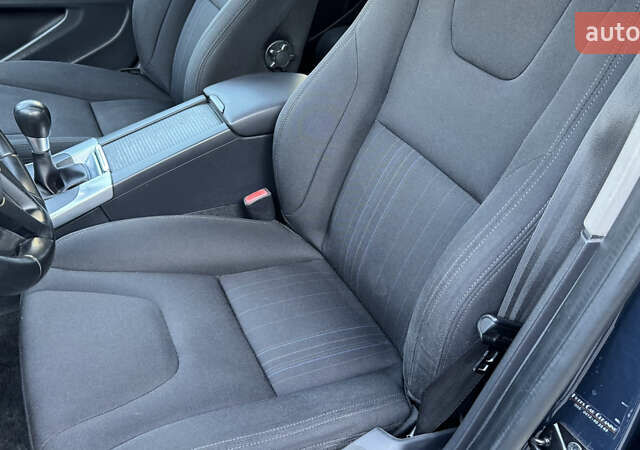 Синій Вольво B60, об'ємом двигуна 1.56 л та пробігом 198 тис. км за 8550 $, фото 23 на Automoto.ua