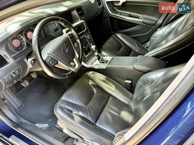 Синий Вольво B60, объемом двигателя 1.56 л и пробегом 242 тыс. км за 9200 $, фото 7 на Automoto.ua