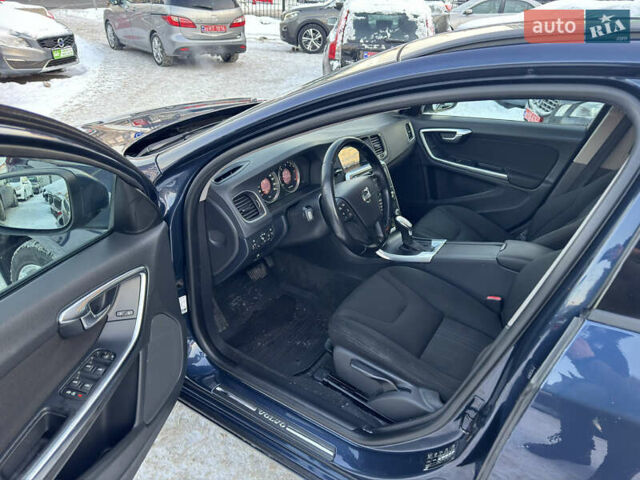 Синій Вольво B60, об'ємом двигуна 2 л та пробігом 237 тис. км за 12999 $, фото 23 на Automoto.ua