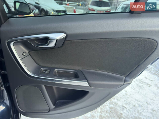 Синій Вольво B60, об'ємом двигуна 2 л та пробігом 237 тис. км за 12999 $, фото 35 на Automoto.ua