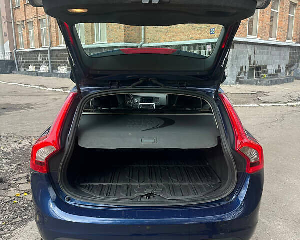 Синий Вольво B60, объемом двигателя 1.6 л и пробегом 233 тыс. км за 10350 $, фото 19 на Automoto.ua