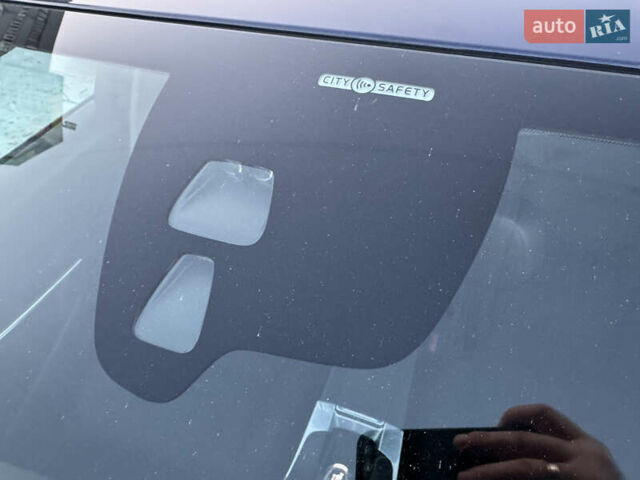 Синій Вольво B60, об'ємом двигуна 2 л та пробігом 237 тис. км за 12999 $, фото 60 на Automoto.ua