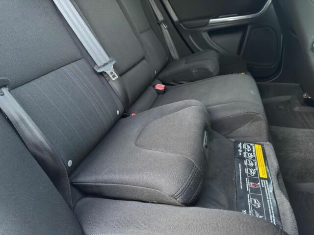 Синій Вольво B60, об'ємом двигуна 2 л та пробігом 237 тис. км за 12999 $, фото 12 на Automoto.ua