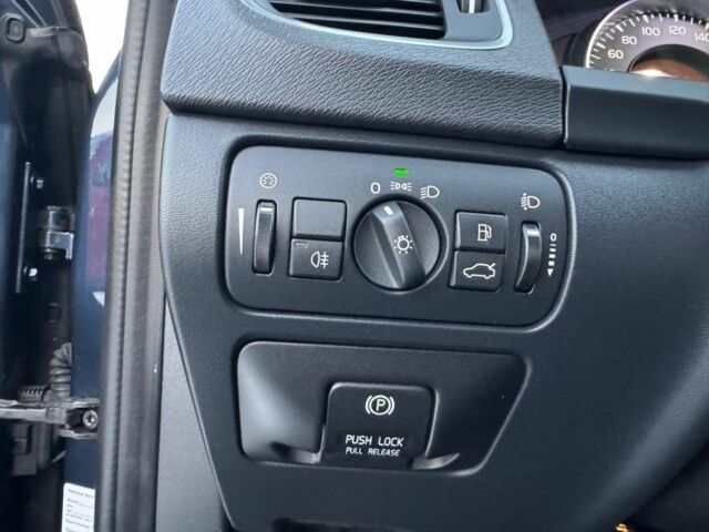 Синій Вольво B60, об'ємом двигуна 2 л та пробігом 237 тис. км за 12999 $, фото 19 на Automoto.ua