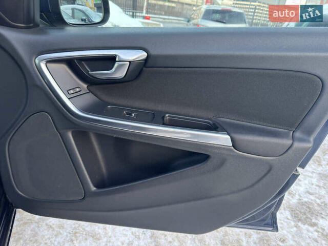 Синій Вольво B60, об'ємом двигуна 2 л та пробігом 237 тис. км за 12999 $, фото 36 на Automoto.ua