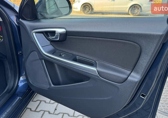 Синій Вольво B60, об'ємом двигуна 1.56 л та пробігом 198 тис. км за 8550 $, фото 28 на Automoto.ua