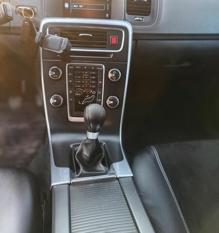 Синій Вольво B60, об'ємом двигуна 1.56 л та пробігом 235 тис. км за 9700 $, фото 4 на Automoto.ua