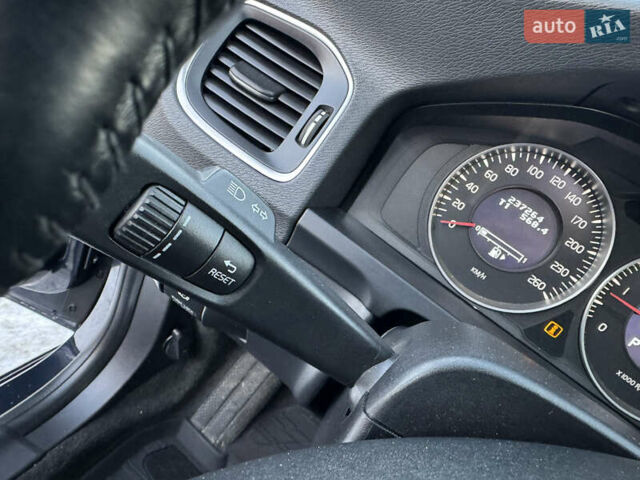 Синій Вольво B60, об'ємом двигуна 2 л та пробігом 237 тис. км за 12999 $, фото 50 на Automoto.ua