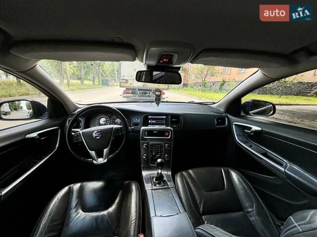 Синий Вольво B60, объемом двигателя 1.56 л и пробегом 242 тыс. км за 9200 $, фото 8 на Automoto.ua